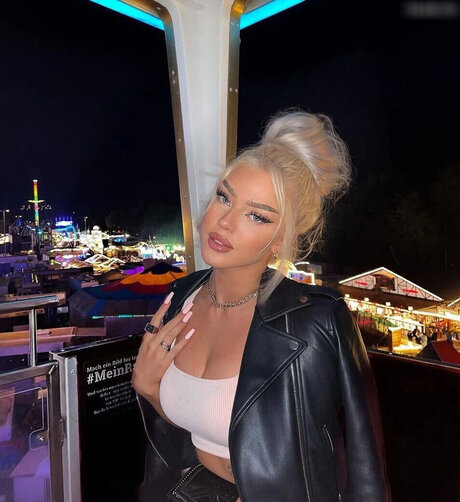 Elaine Victoria star best photo