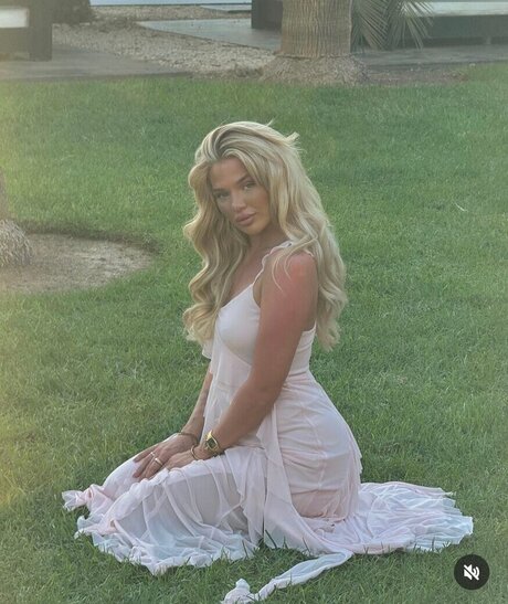 Elaine Victoria pornstar free photos