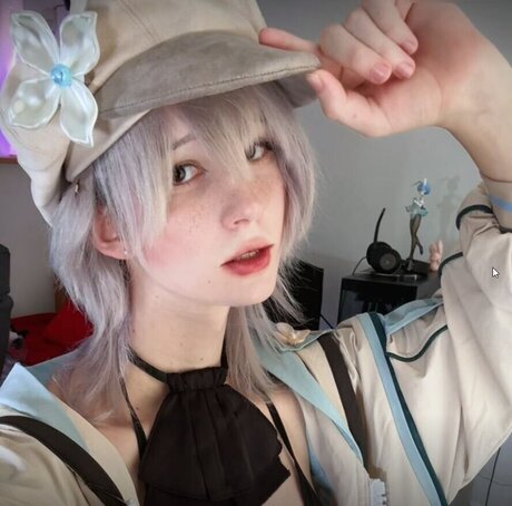 Femboyhami star erotic pic