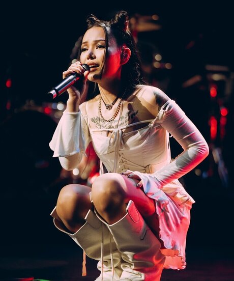 Bella Poarch hd actress images