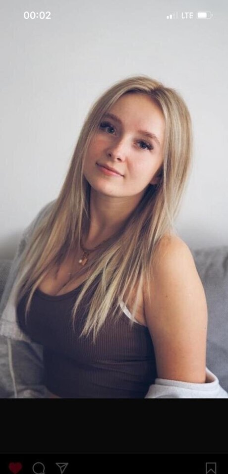 MinusElf model pretty pictures