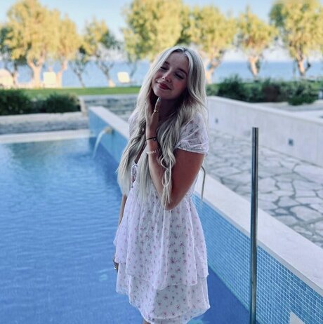 MinusElf sex actress archive