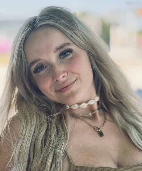 MinusElf pornstar erotic pics