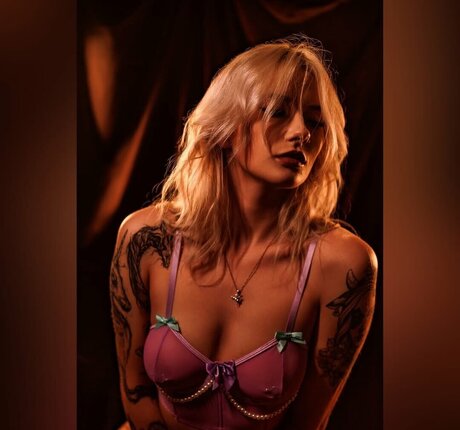 Brewi sexy star pics