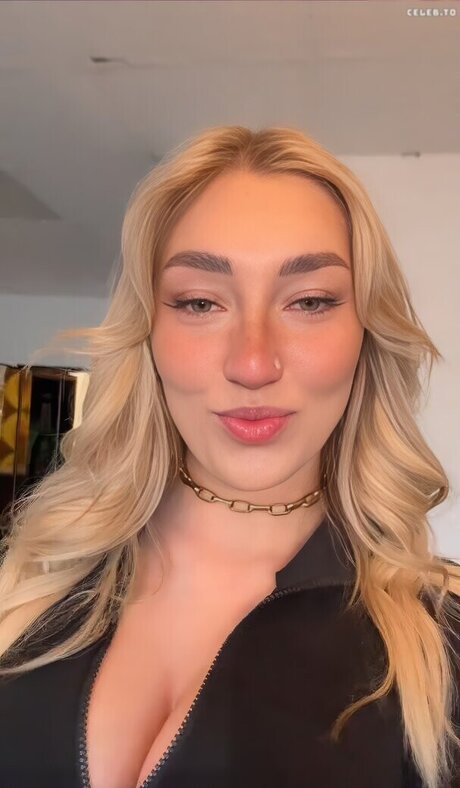 Starletnova adult model galleries