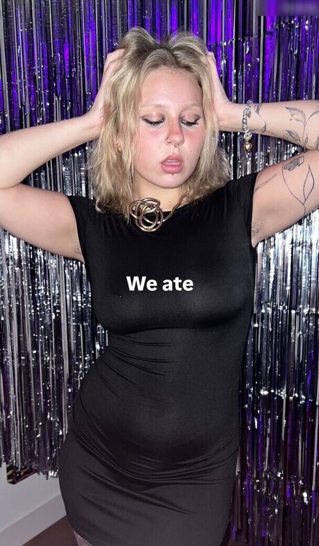 Viky kid hot actress img