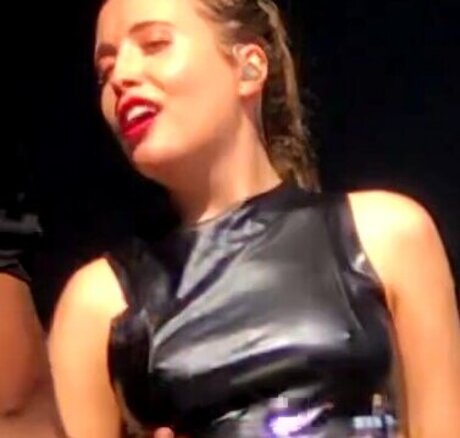 Alice Merton art star pic