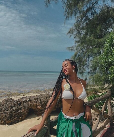 Shaggy Baggy model free gallery