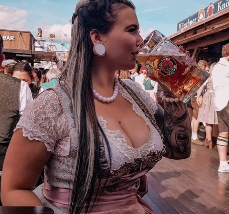 Lyn k44 art star gallery