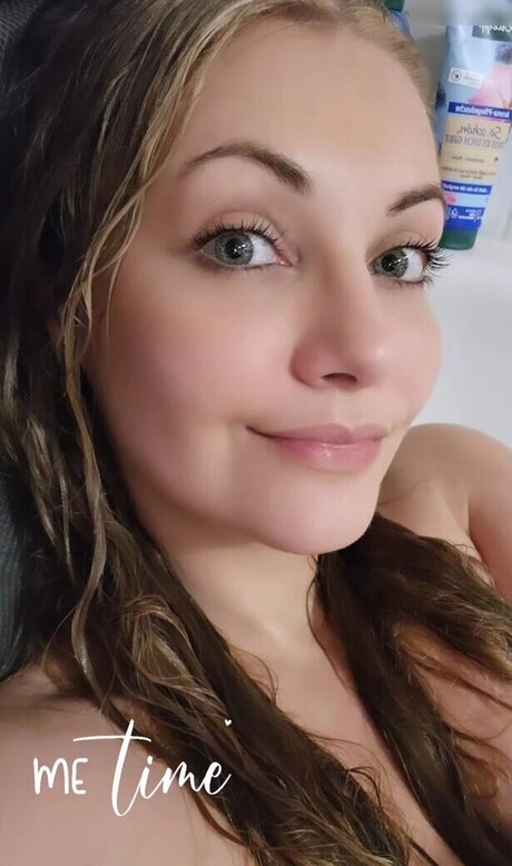 Sarah Milkowski xxx actress pictures