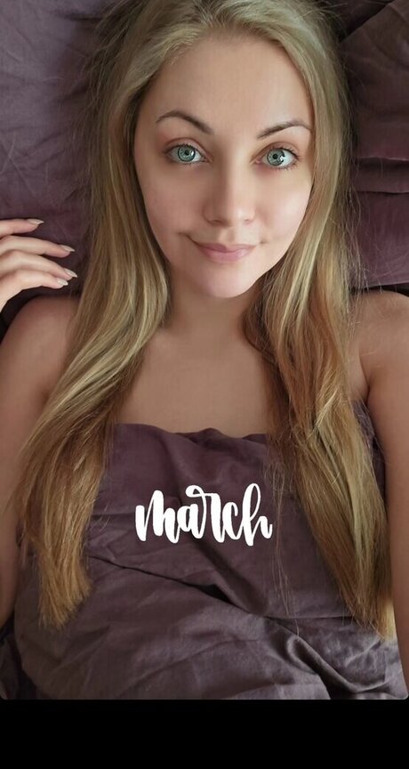 Sarah Milkowski hot model pictures