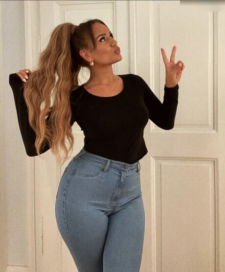 Jana Barca perfect model pictures