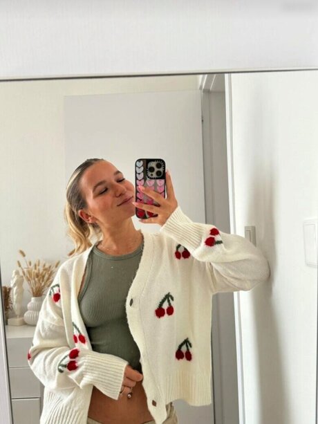 Alina Wachinger star nude archive