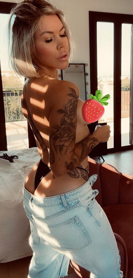 Lara Bergmann pornstar nude archive