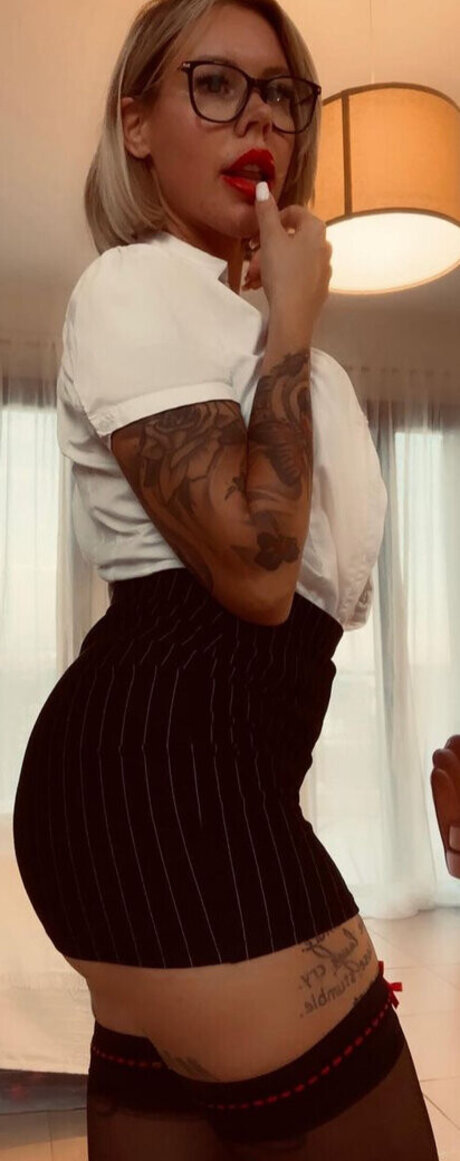 Lara Bergmann sexy star pics