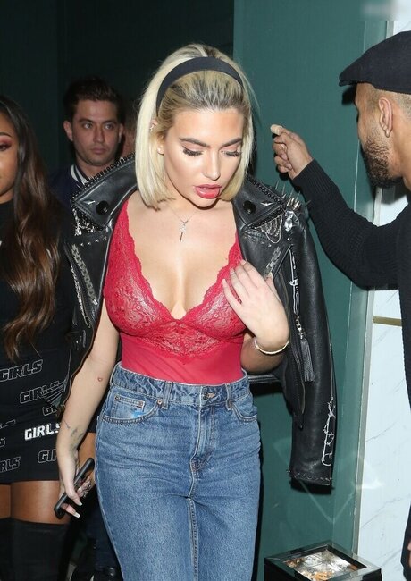 brunette onlyfans free porn photo