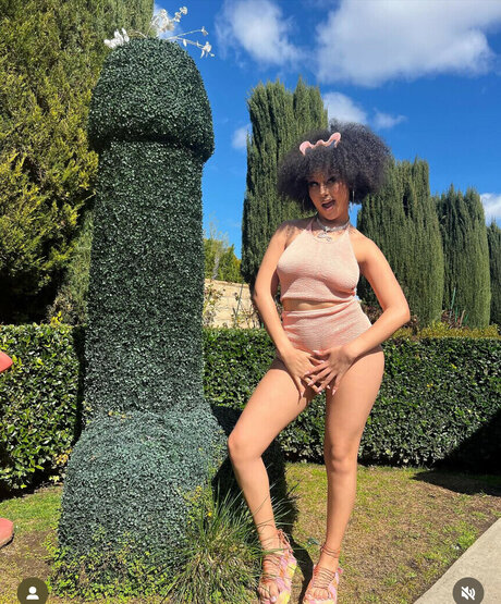 veondremitchell sex model image