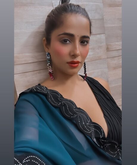 Kate Sharma pretty star photo