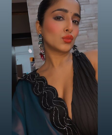 Kate Sharma star nude pictures