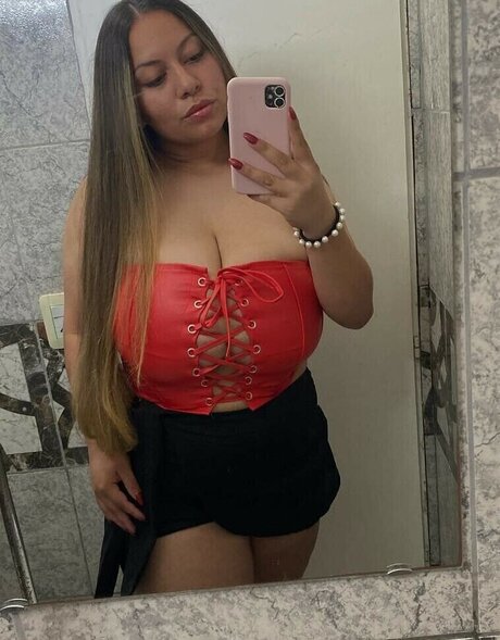 Yessi Sabatino model pretty pics