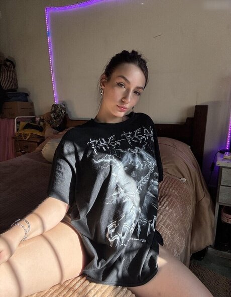 itszoeee model art archive