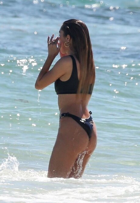 Delilah Hamlin pretty actress galleries