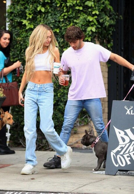 Delilah Hamlin nude model photos