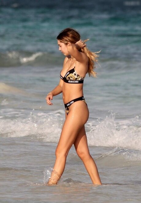 Delilah Hamlin pornstar hot gallery