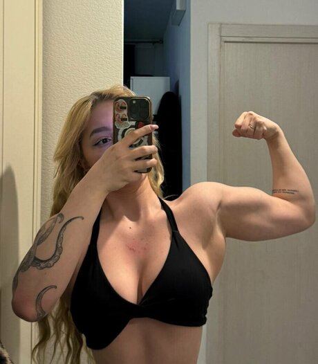 musclekitty pretty model pictures