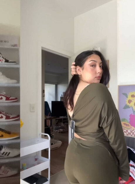 ASMR JADE actress pic