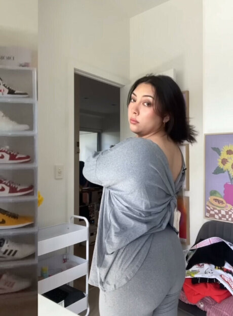 ASMR JADE pornstar hot pic