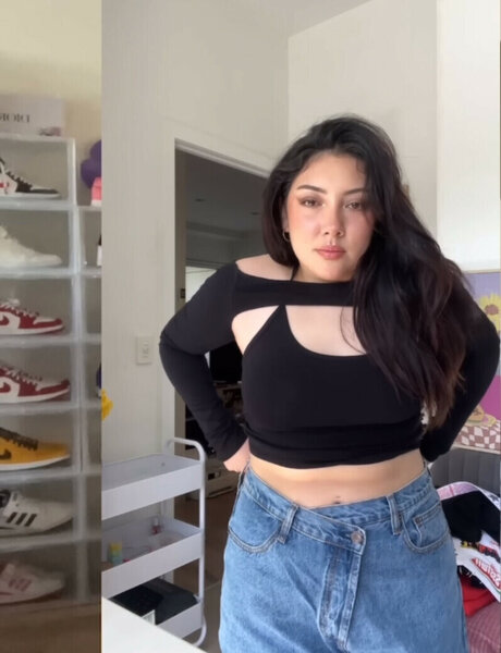 ASMR JADE model best pics