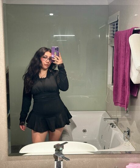 ASMR JADE erotic pornstar photo