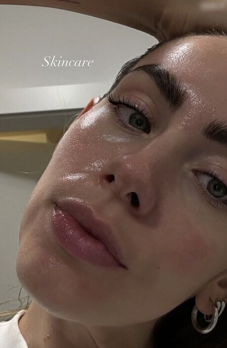 herstoryfeed star nude photo