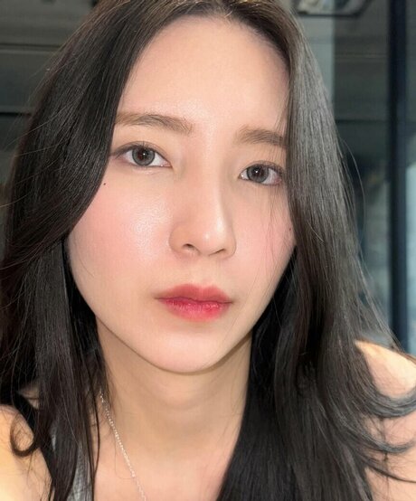 Mena Noona naked star images