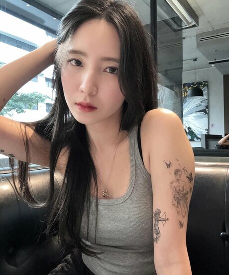 Mena Noona sexy model photo