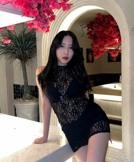 Mena Noona pretty model gallery