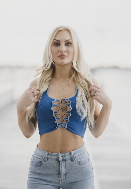 Giulie Hope Santana model nice pics