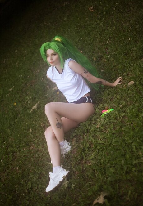 Sasha Gaier sexy star pictures