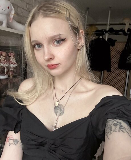 Sasha Gaier model erotic pic