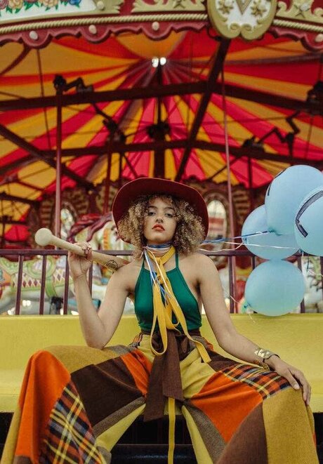 Quintessa Swindell model art gallery