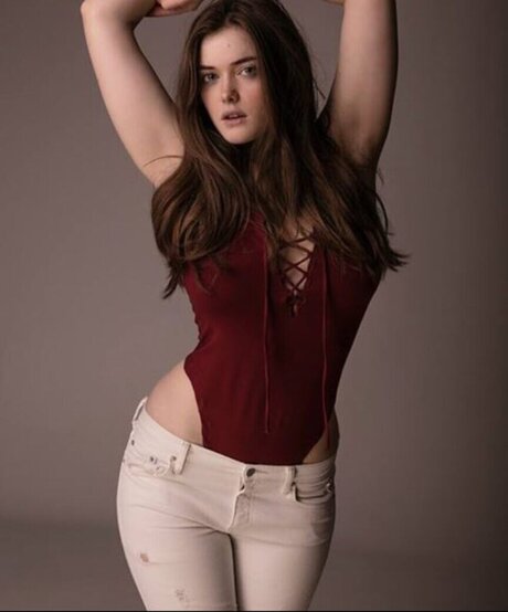 Sophie Thomas star art galleries