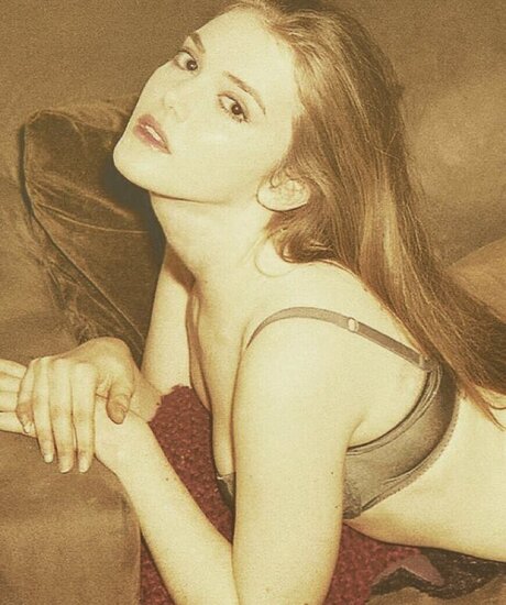 Sophie Thomas star porn photo