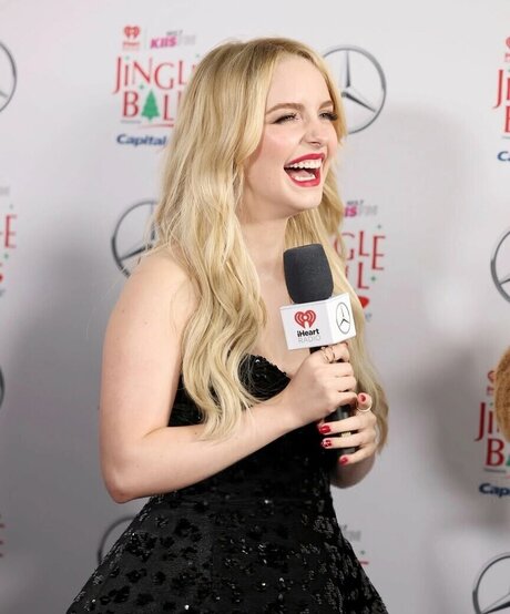 Mckenna Grace nice model photo