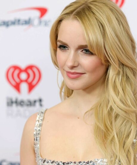 Mckenna Grace sexy model photo