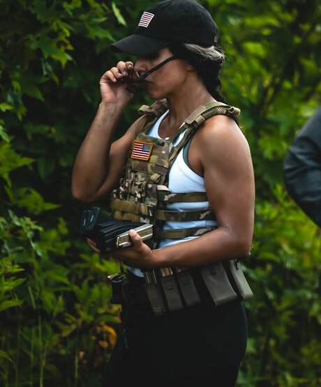 Tulsi Gabbard porn model images