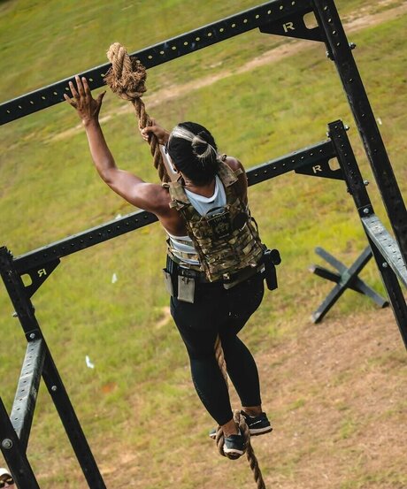 Tulsi Gabbard art model pic