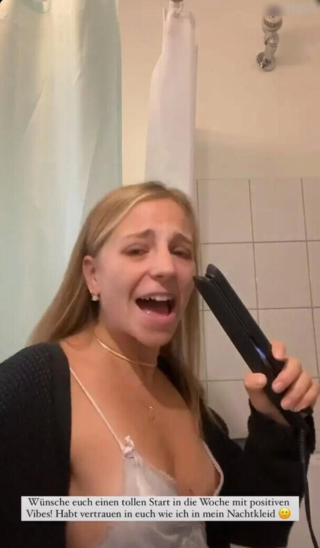 Alina Sophie Holst star sexy img