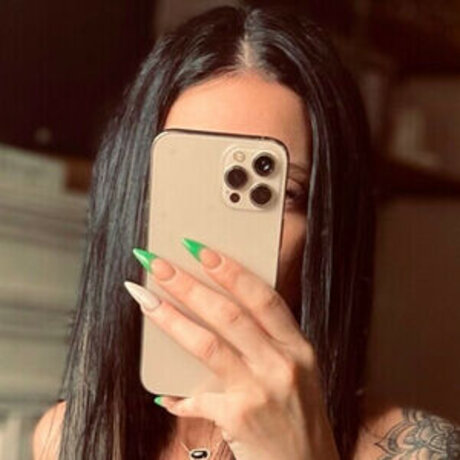 Chassidydawn star top pic