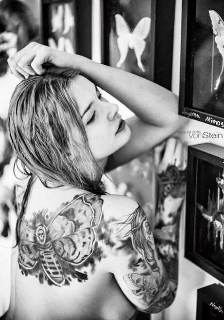 Chaos Isi erotic actress picture